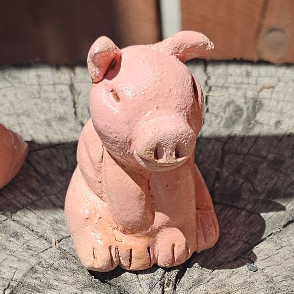 Whimsical Pink Ceramic Pig Accents - Picture 4 of 5